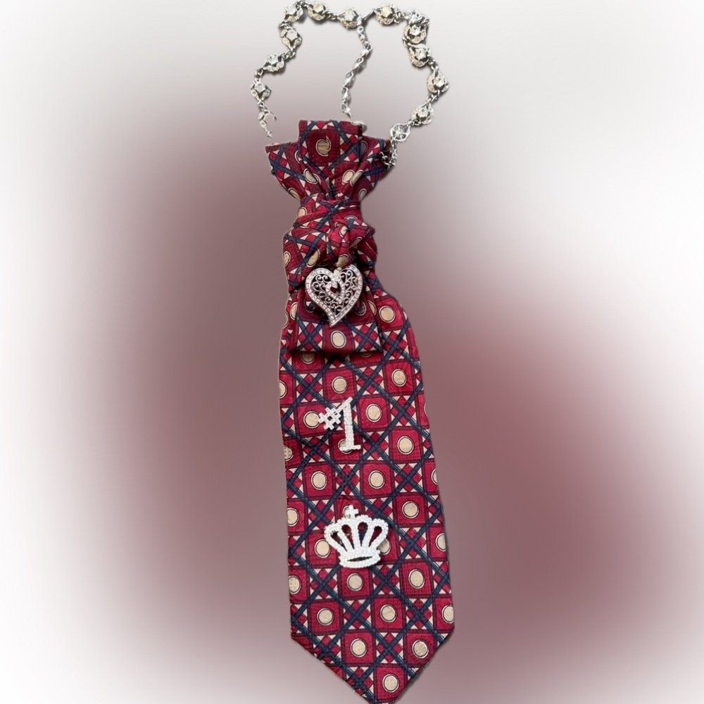 Red Geometric Patterned Tie with Silver Accents - image 1